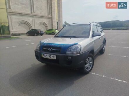 Хендай Туксон 2008 в Киеве на Automoto.ua Серый Хендай Туксон, объемом двигателя 2 л и пробегом 263 тыс. км за 7799 $, фото 1 на Automoto.ua
