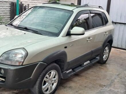 Хендай Туксон 2008 у Запоріжжя на Automoto.ua Сірий Хендай Туксон, об'ємом двигуна 2 л та пробігом 139 тис. км за 9000 $, фото 1 на Automoto.ua