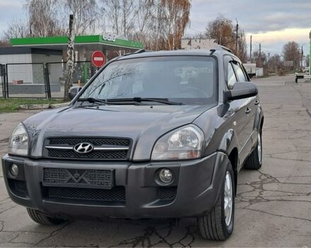Серый Хендай Туксон, объемом двигателя 2 л и пробегом 95 тыс. км за 8800 $, фото 1 на Automoto.ua