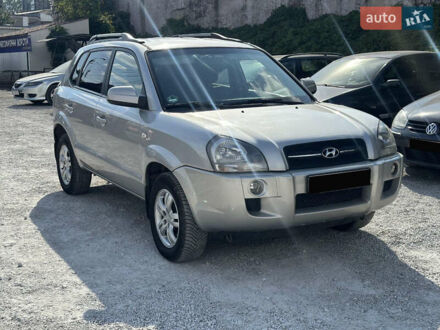 Хендай Туксон 2008 в Каменское - Днепродзержинск на Automoto.ua Серый Хендай Туксон, объемом двигателя 2 л и пробегом 210 тыс. км за 7999 $, фото 1 на Automoto.ua