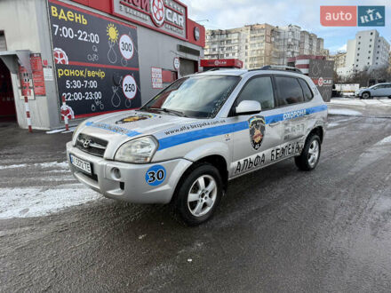 Сірий Хендай Туксон, об'ємом двигуна 1.98 л та пробігом 241 тис. км за 3700 $, фото 1 на Automoto.ua