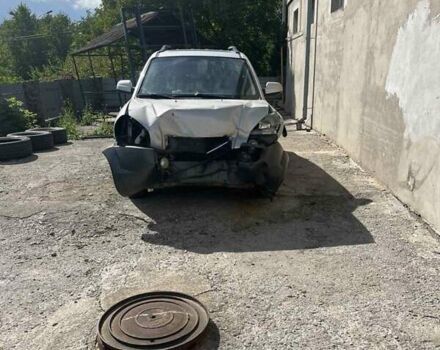 Сірий Хендай Туксон, об'ємом двигуна 2 л та пробігом 250 тис. км за 2800 $, фото 1 на Automoto.ua