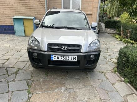 Серый Хендай Туксон, объемом двигателя 2.7 л и пробегом 187 тыс. км за 8850 $, фото 1 на Automoto.ua