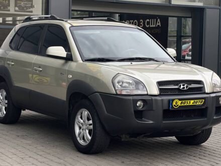 Хендай Туксон 2008 у Івано-Франківську на Automoto.ua Сірий Хендай Туксон, об'ємом двигуна 2 л та пробігом 167 тис. км за 8600 $, фото 1 на Automoto.ua