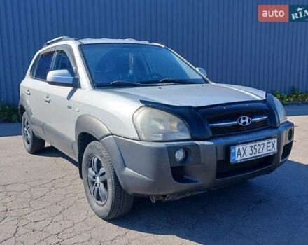 Хендай Туксон 2008 в Полтаве на Automoto.ua Серый Хендай Туксон, объемом двигателя 2 л и пробегом 222 тыс. км за 7200 $, фото 1 на Automoto.ua