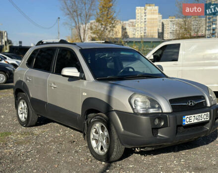 Серый Хендай Туксон, объемом двигателя 1.99 л и пробегом 333 тыс. км за 7899 $, фото 1 на Automoto.ua