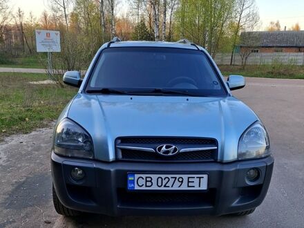 Хендай Туксон 2008 в Городне на Automoto.ua Серый Хендай Туксон, объемом двигателя 2 л и пробегом 220 тыс. км за 8800 $, фото 1 на Automoto.ua