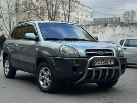 Сірий Хендай Туксон, об'ємом двигуна 1.98 л та пробігом 168 тис. км за 8200 $, фото 1 на Automoto.ua