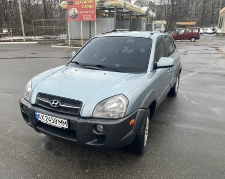 Серый Хендай Туксон, объемом двигателя 2.7 л и пробегом 350 тыс. км за 9000 $, фото 1 на Automoto.ua