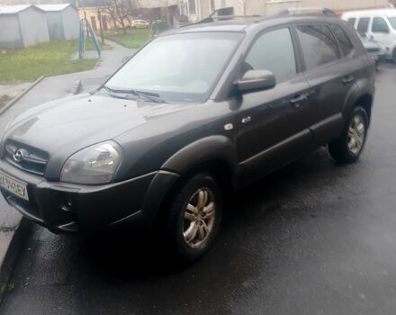 Сірий Хендай Туксон, об'ємом двигуна 2 л та пробігом 230 тис. км за 7600 $, фото 1 на Automoto.ua