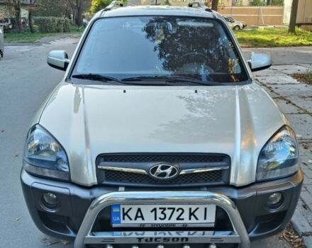 Серый Хендай Туксон, объемом двигателя 2 л и пробегом 150 тыс. км за 8400 $, фото 1 на Automoto.ua