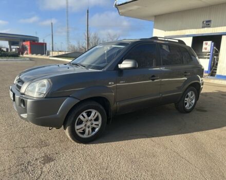 Серый Хендай Туксон, объемом двигателя 0 л и пробегом 170 тыс. км за 8500 $, фото 1 на Automoto.ua