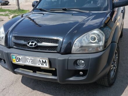Хендай Туксон 2008 в Конотопе на Automoto.ua Серый Хендай Туксон, объемом двигателя 2 л и пробегом 211 тыс. км за 10000 $, фото 1 на Automoto.ua