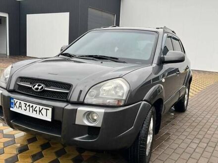 Сірий Хендай Туксон, об'ємом двигуна 1.98 л та пробігом 254 тис. км за 6900 $, фото 1 на Automoto.ua