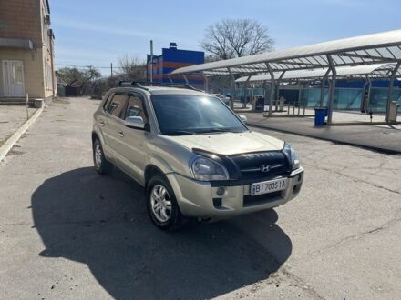 Хендай Туксон 2008 в Полтаве на Automoto.ua Серый Хендай Туксон, объемом двигателя 2 л и пробегом 208 тыс. км за 7500 $, фото 1 на Automoto.ua