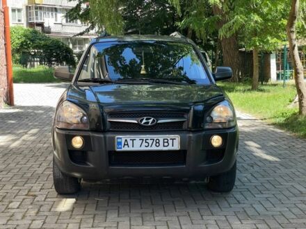 Хендай Туксон 2008 в Коломые на Automoto.ua Серый Хендай Туксон, объемом двигателя 2 л и пробегом 315 тыс. км за 7200 $, фото 1 на Automoto.ua
