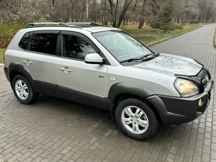 Сірий Хендай Туксон, об'ємом двигуна 2 л та пробігом 218 тис. км за 6900 $, фото 1 на Automoto.ua