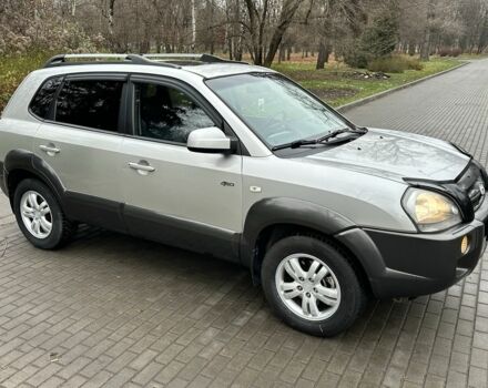 Сірий Хендай Туксон, об'ємом двигуна 2 л та пробігом 218 тис. км за 6900 $, фото 1 на Automoto.ua