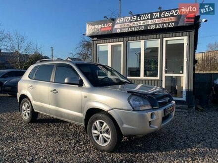 Сірий Хендай Туксон, об'ємом двигуна 2 л та пробігом 211 тис. км за 5499 $, фото 1 на Automoto.ua