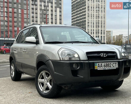 Хендай Туксон 2008 в Киеве на Automoto.ua Серый Хендай Туксон, объемом двигателя 2 л и пробегом 187 тыс. км за 7250 $, фото 1 на Automoto.ua
