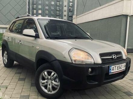 Хендай Туксон 2008 у Івано-Франківську на Automoto.ua Сірий Хендай Туксон, об'ємом двигуна 2 л та пробігом 252 тис. км за 7650 $, фото 1 на Automoto.ua