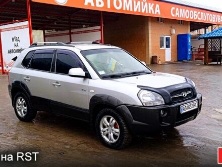 Хендай Туксон 2008 у Крыжополе на Automoto.ua Сірий Хендай Туксон, об'ємом двигуна 2 л та пробігом 250 тис. км за 8000 $, фото 1 на Automoto.ua