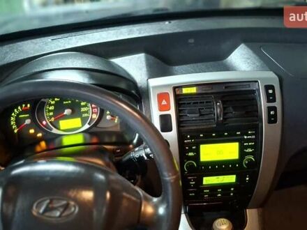 Хендай Туксон 2008 в Чернигове на Automoto.ua Серый Хендай Туксон, объемом двигателя 1.98 л и пробегом 250 тыс. км за 6950 $, фото 1 на Automoto.ua