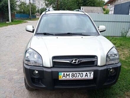Хендай Туксон 2008 в Киеве на Automoto.ua Серый Хендай Туксон, объемом двигателя 2 л и пробегом 360 тыс. км за 7700 $, фото 1 на Automoto.ua