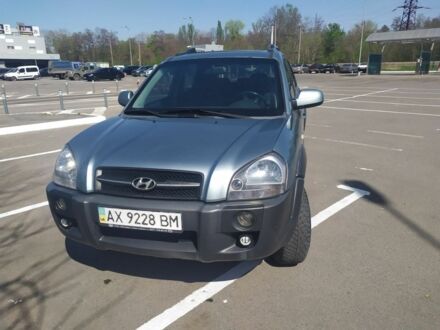Хендай Туксон 2008 в Харькове на Automoto.ua Серый Хендай Туксон, объемом двигателя 2 л и пробегом 243 тыс. км за 7000 $, фото 1 на Automoto.ua