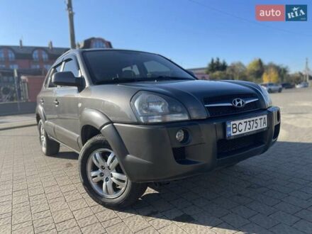 Хендай Туксон 2008 у Дрогобичі на Automoto.ua Сірий Хендай Туксон, об'ємом двигуна 2 л та пробігом 220 тис. км за 7950 $, фото 1 на Automoto.ua