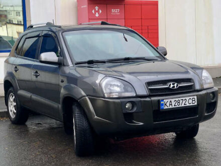 Хендай Туксон 2008 в Лубнах на Automoto.ua Серый Хендай Туксон, объемом двигателя 2.7 л и пробегом 247 тыс. км за 7200 $, фото 1 на Automoto.ua
