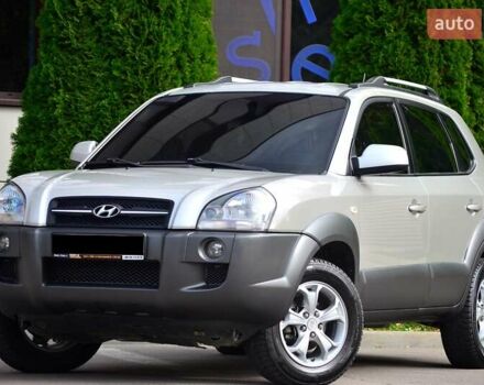 Сірий Хендай Туксон, об'ємом двигуна 2 л та пробігом 152 тис. км за 8500 $, фото 1 на Automoto.ua