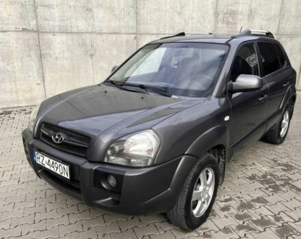 Серый Хендай Туксон, объемом двигателя 0 л и пробегом 200 тыс. км за 4500 $, фото 1 на Automoto.ua