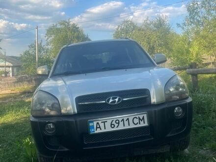Сірий Хендай Туксон, об'ємом двигуна 1.99 л та пробігом 215 тис. км за 7500 $, фото 1 на Automoto.ua