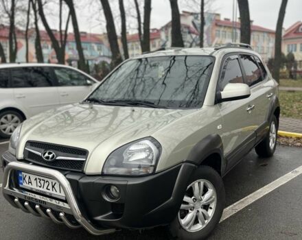 Серый Хендай Туксон, объемом двигателя 2 л и пробегом 151 тыс. км за 8300 $, фото 1 на Automoto.ua
