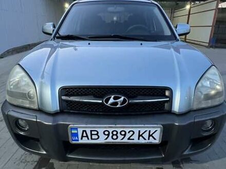 Сірий Хендай Туксон, об'ємом двигуна 1.98 л та пробігом 143 тис. км за 10300 $, фото 1 на Automoto.ua