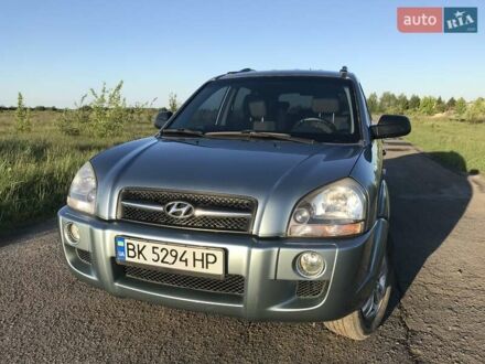 Хендай Туксон 2008 в Березно на Automoto.ua Серый Хендай Туксон, объемом двигателя 2 л и пробегом 230 тыс. км за 7780 $, фото 1 на Automoto.ua