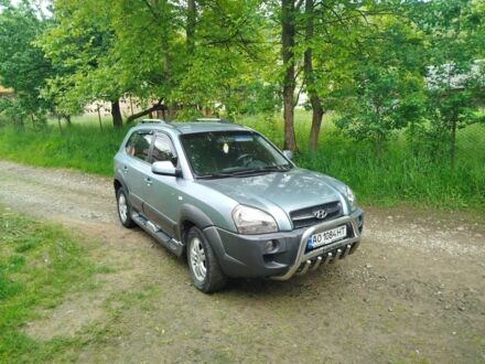 Хендай Туксон 2008 в Тячеве на Automoto.ua Серый Хендай Туксон, объемом двигателя 2 л и пробегом 260 тыс. км за 5900 $, фото 1 на Automoto.ua