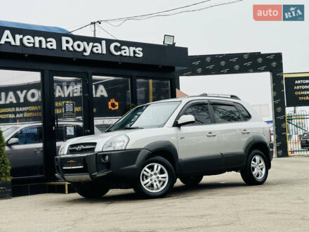 Хендай Туксон 2008 в Харькове на Automoto.ua Серый Хендай Туксон, объемом двигателя 1.98 л и пробегом 182 тыс. км за 8999 $, фото 1 на Automoto.ua