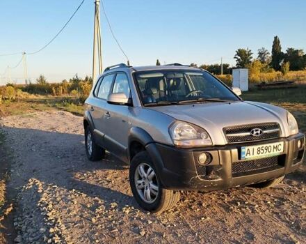 Серый Хендай Туксон, объемом двигателя 2.66 л и пробегом 244 тыс. км за 7400 $, фото 1 на Automoto.ua