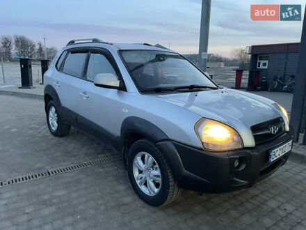 Хендай Туксон 2009 в Львове на Automoto.ua Серый Хендай Туксон, объемом двигателя 1.98 л и пробегом 252 тыс. км за 8400 $, фото 1 на Automoto.ua