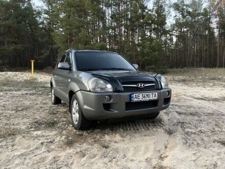 Хендай Туксон 2009 в Полтаве на Automoto.ua Серый Хендай Туксон, объемом двигателя 2 л и пробегом 130 тыс. км за 8400 $, фото 1 на Automoto.ua