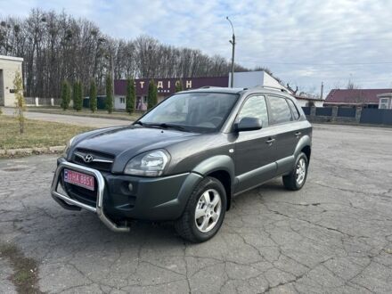 Хендай Туксон 2009 в Маньковка на Automoto.ua Серый Хендай Туксон, объемом двигателя 2 л и пробегом 152 тыс. км за 9400 $, фото 1 на Automoto.ua