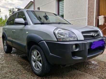 Хендай Туксон 2009 в Киеве на Automoto.ua Серый Хендай Туксон, объемом двигателя 2 л и пробегом 125 тыс. км за 9800 $, фото 1 на Automoto.ua