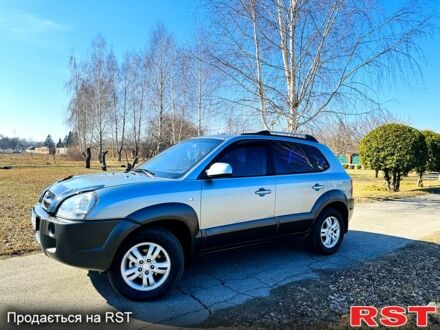 Хендай Туксон 2009 в Ромнах на Automoto.ua Серый Хендай Туксон, объемом двигателя 20 л и пробегом 97 тыс. км за 9900 $, фото 1 на Automoto.ua