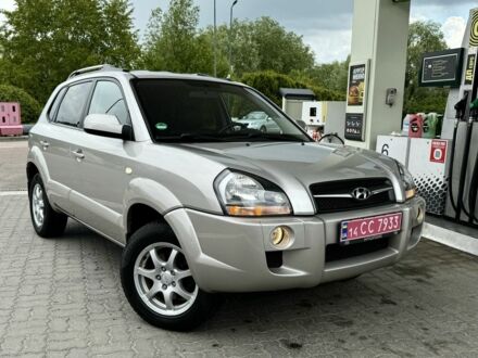 Хендай Туксон 2009 в Дрогобыче на Automoto.ua Серый Хендай Туксон, объемом двигателя 2 л и пробегом 170 тыс. км за 8550 $, фото 1 на Automoto.ua
