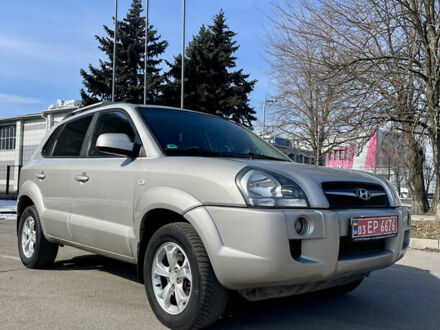 Хендай Туксон 2009 в Запорожье на Automoto.ua Серый Хендай Туксон, объемом двигателя 2 л и пробегом 230 тыс. км за 8500 $, фото 1 на Automoto.ua