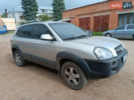 Хендай Туксон 2009 в Полтаве на Automoto.ua Серый Хендай Туксон, объемом двигателя 1.98 л и пробегом 226 тыс. км за 7500 $, фото 1 на Automoto.ua