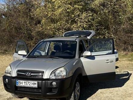 Серый Хендай Туксон, объемом двигателя 2.66 л и пробегом 159 тыс. км за 9999 $, фото 1 на Automoto.ua