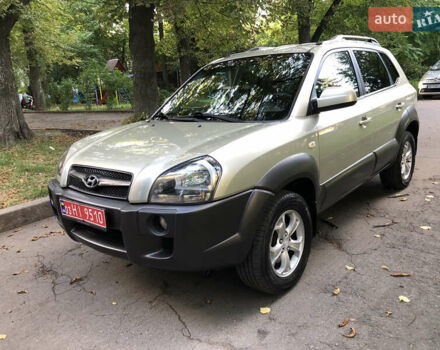 Серый Хендай Туксон, объемом двигателя 2 л и пробегом 166 тыс. км за 8670 $, фото 1 на Automoto.ua